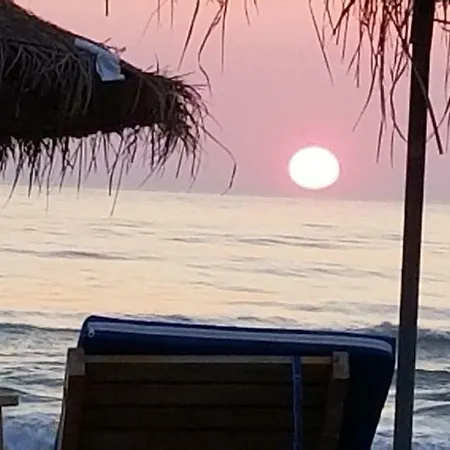 Reina 3 Lalzi Bay Lura2 *